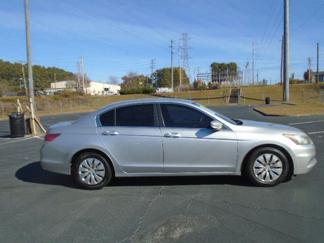 Honda Accord LX sedan AT 2011