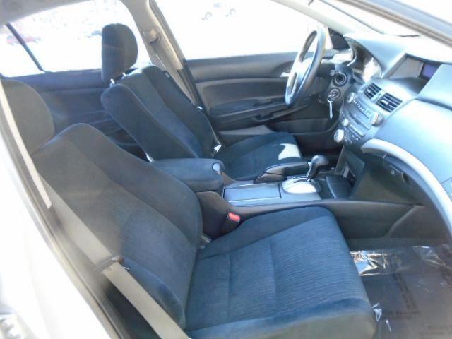 Honda Accord LX sedan AT 2011