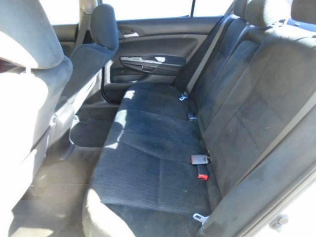 Honda Accord LX sedan AT 2011