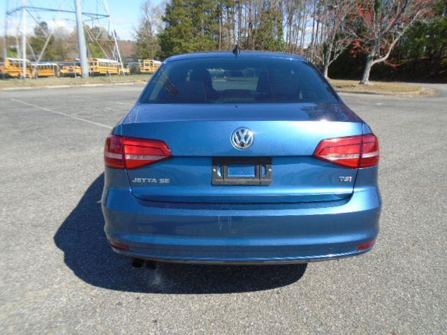 Volkswagen Jetta SE 6A 2015