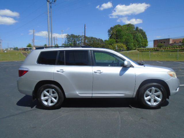 Toyota Highlander Base 2WD 2008