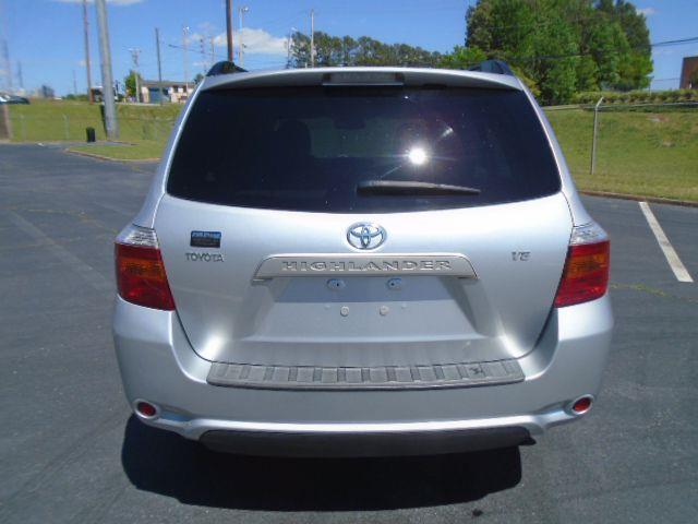 Toyota Highlander Base 2WD 2008