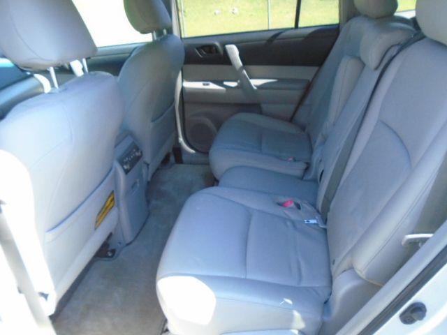 Toyota Highlander Base 2WD 2008