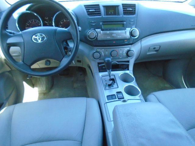 Toyota Highlander Base 2WD 2008