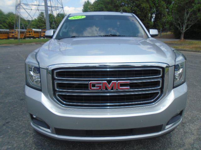 GMC Yukon XL SLT 1/2 Ton 4WD 2015