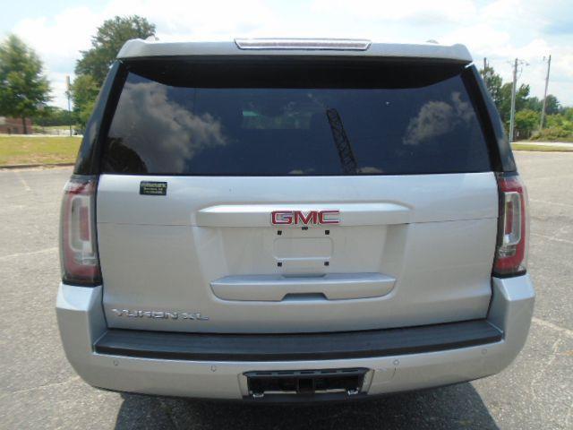 GMC Yukon XL SLT 1/2 Ton 4WD 2015