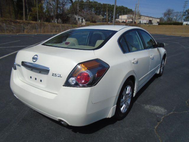 Nissan Altima 2.5 S 2012