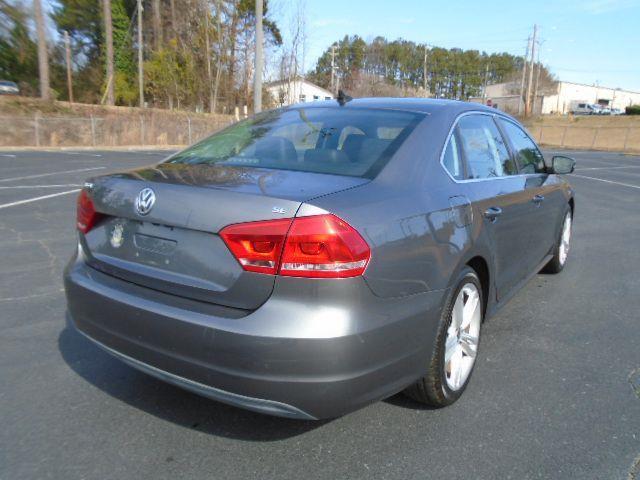 Volkswagen Passat 2.5L SE AT 2014