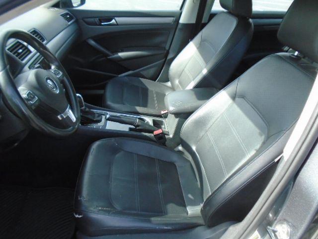 Volkswagen Passat 2.5L SE AT 2014