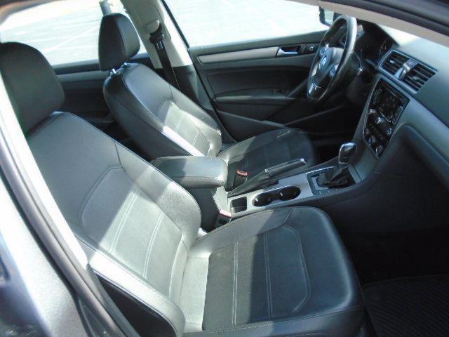 Volkswagen Passat 2.5L SE AT 2014