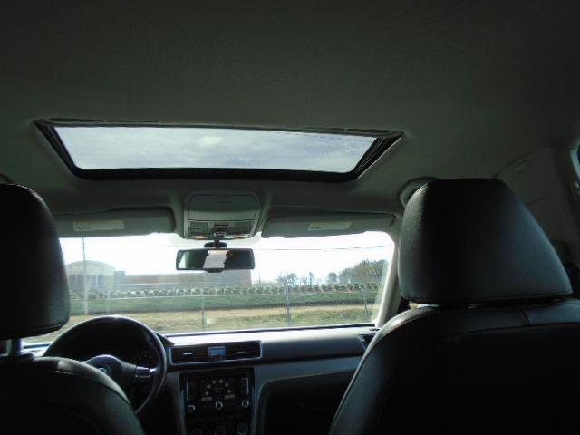 Volkswagen Passat 2.5L SE AT 2014
