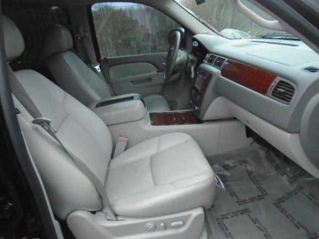 Chevrolet Suburban LTZ 1500 4WD 2012