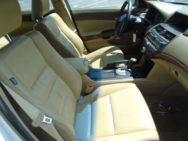 Honda Accord EX-L V-6 Sedan AT 2010