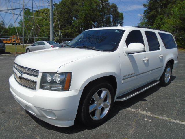 Chevrolet Suburban LT 1500 2WD 2011