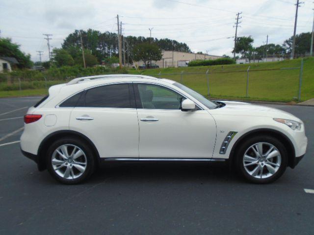 Infiniti QX70 Base 2015