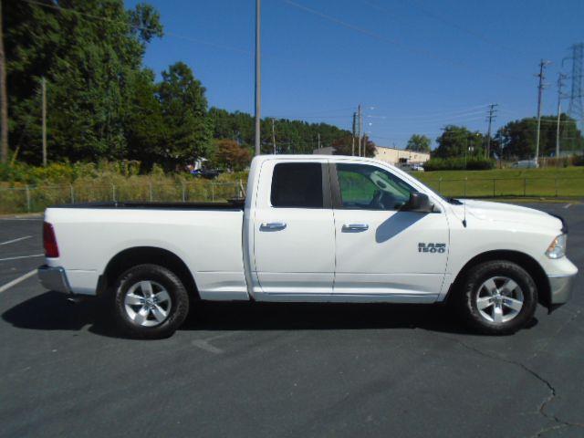 RAM 1500 SLT Quad Cab 2WD 2016