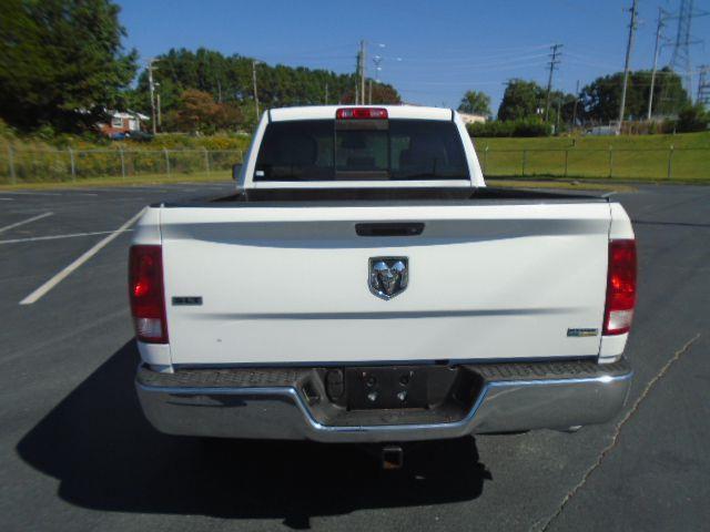 RAM 1500 SLT Quad Cab 2WD 2016