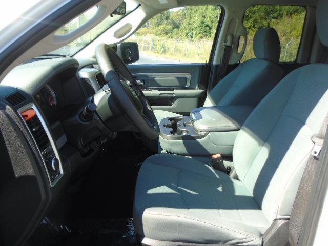 RAM 1500 SLT Quad Cab 2WD 2016