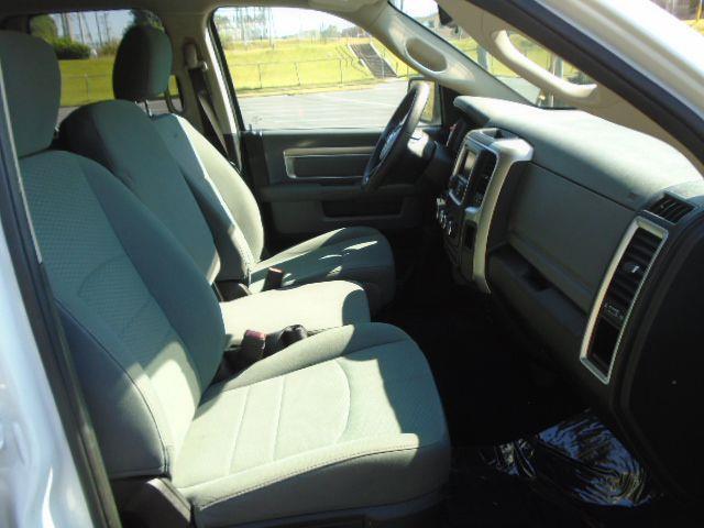 RAM 1500 SLT Quad Cab 2WD 2016