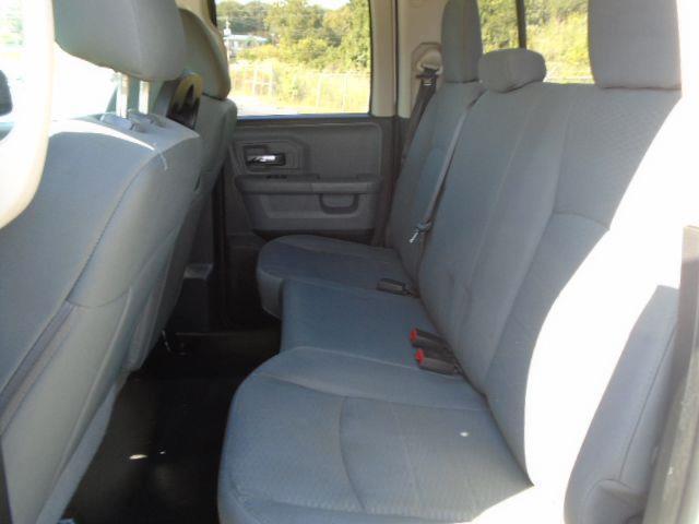 RAM 1500 SLT Quad Cab 2WD 2016