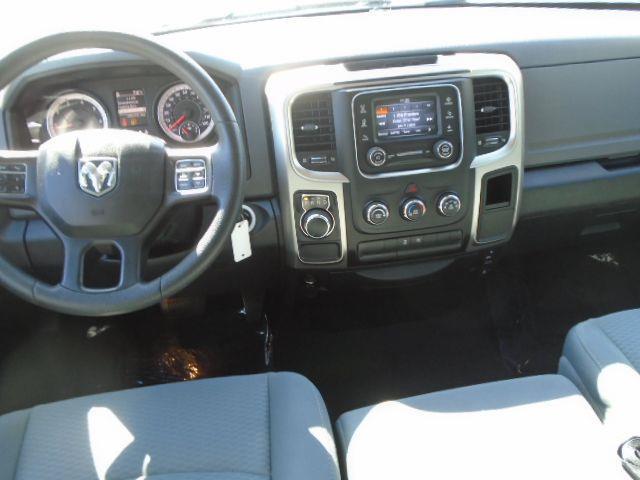 RAM 1500 SLT Quad Cab 2WD 2016