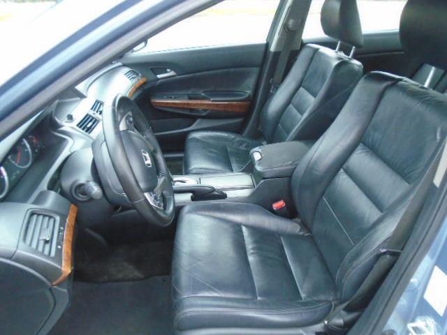 Honda Accord EX-L V-6 Sedan AT 2011