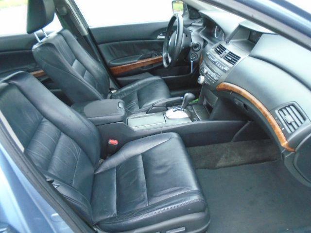 Honda Accord EX-L V-6 Sedan AT 2011