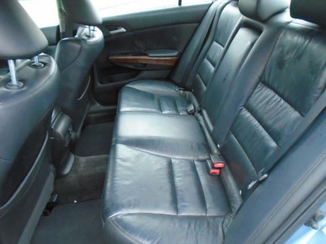 Honda Accord EX-L V-6 Sedan AT 2011