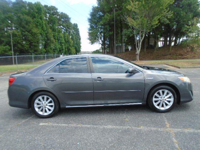 Toyota Camry Hybrid XLE 2013