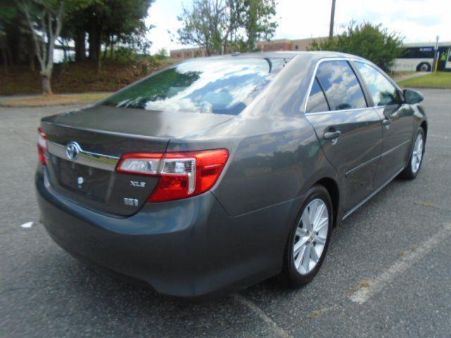 Toyota Camry Hybrid XLE 2013