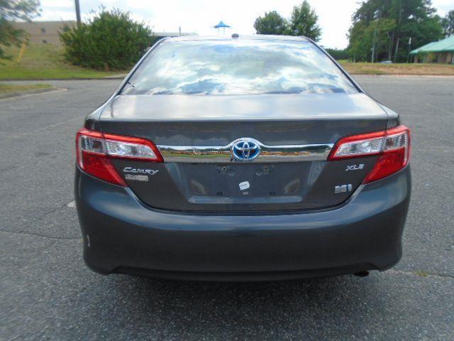 Toyota Camry Hybrid XLE 2013