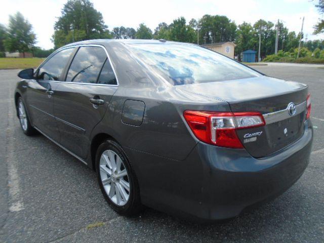 Toyota Camry Hybrid XLE 2013