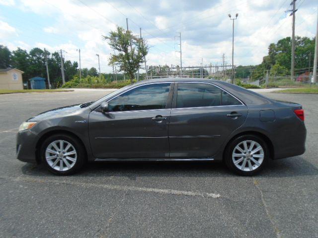 Toyota Camry Hybrid XLE 2013
