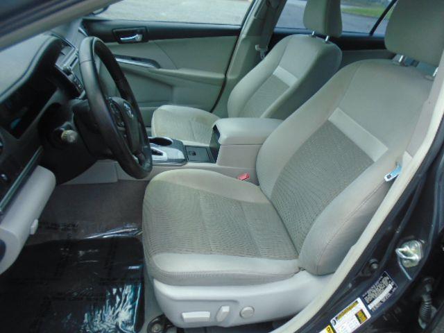 Toyota Camry Hybrid XLE 2013