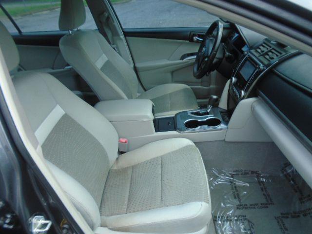 Toyota Camry Hybrid XLE 2013