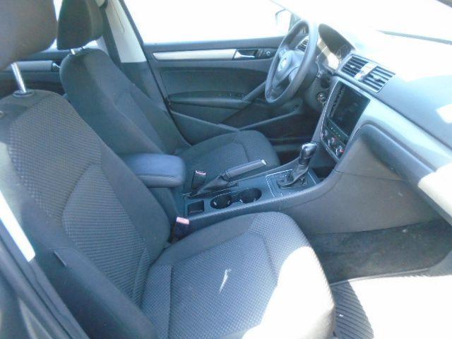 Volkswagen Passat 2.5L S 2013