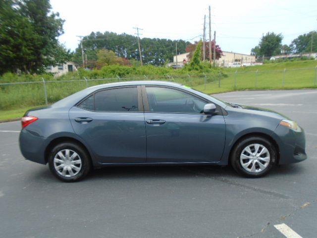 Toyota Corolla L CVT 2017