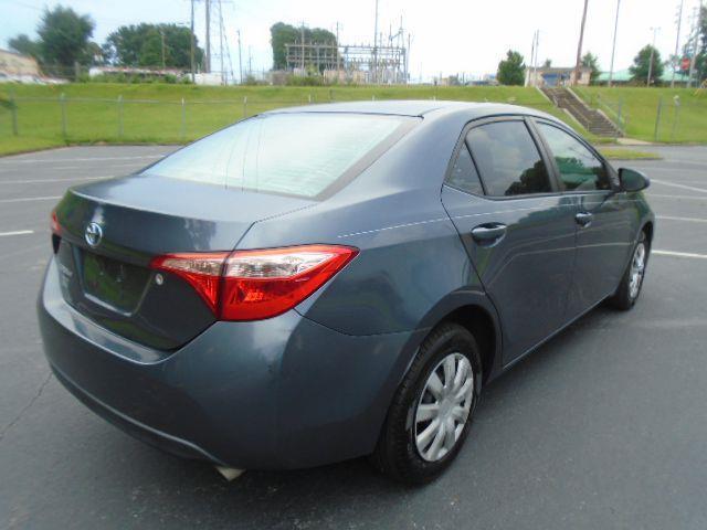 Toyota Corolla L CVT 2017