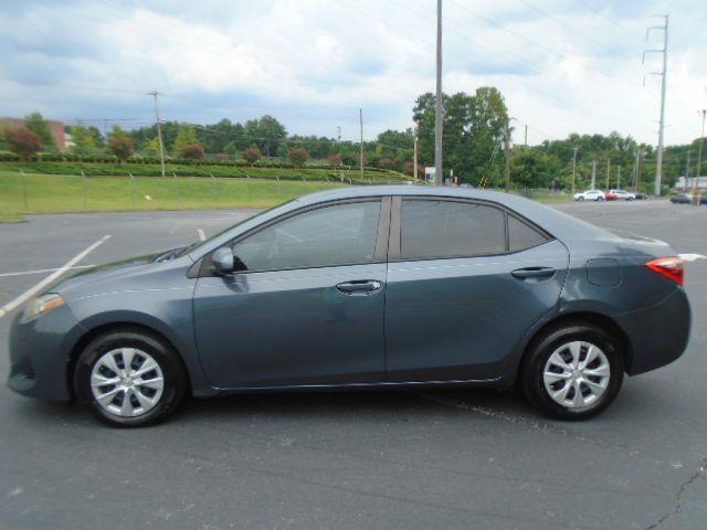 Toyota Corolla L CVT 2017