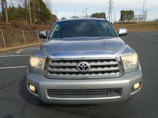 Toyota Sequoia Plantium 4WD FFV 2011