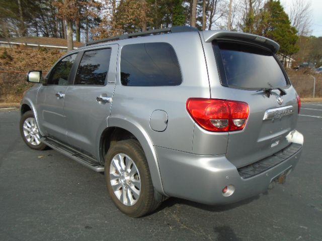Toyota Sequoia Plantium 4WD FFV 2011