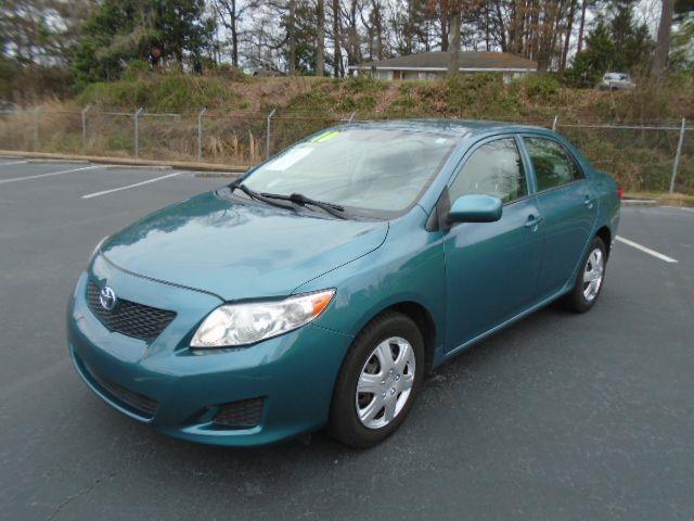 Toyota Corolla Base 5-Speed MT 2010