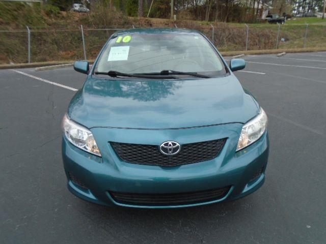 Toyota Corolla Base 5-Speed MT 2010