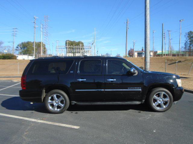 Chevrolet Suburban LTZ 1500 2WD 2011