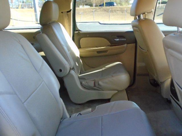 Chevrolet Suburban LTZ 1500 2WD 2011