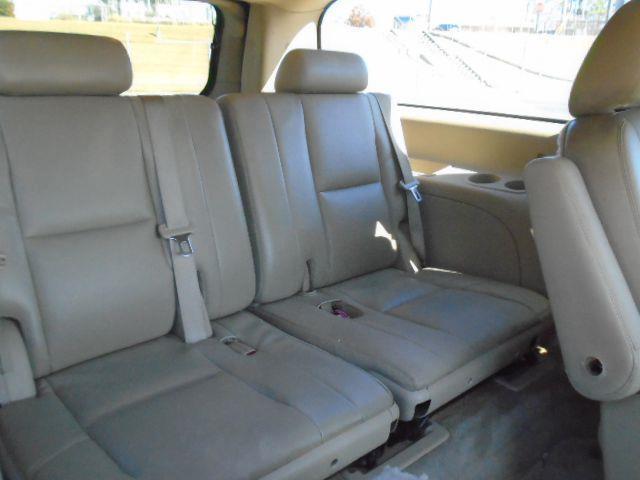 Chevrolet Suburban LTZ 1500 2WD 2011