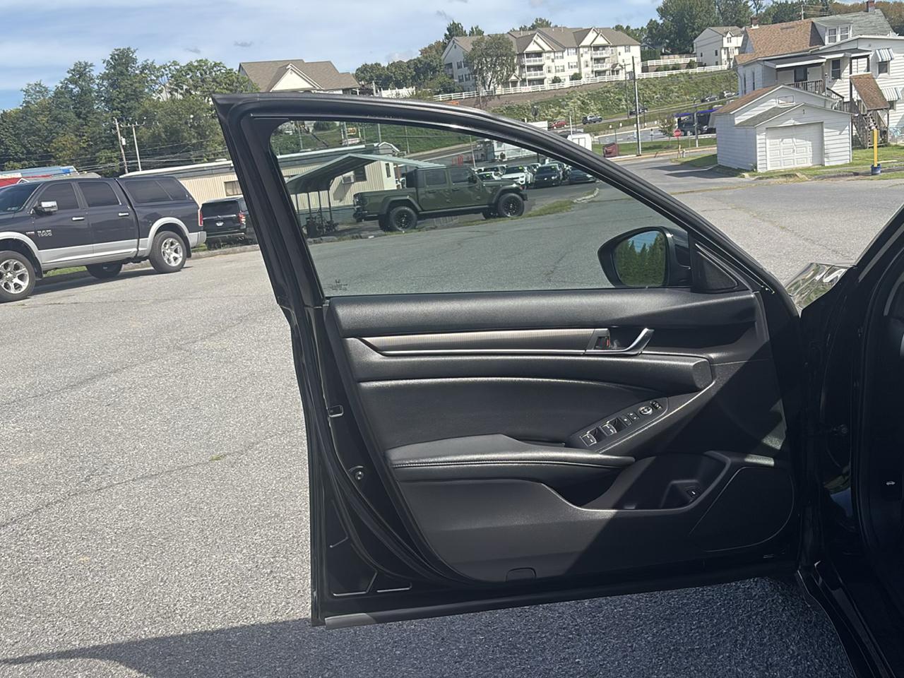 Honda Accord photo 9