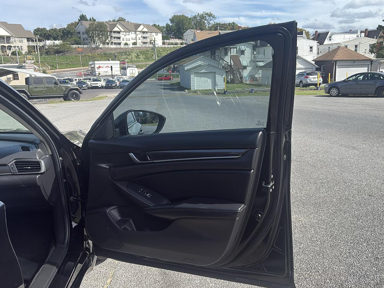 Honda Accord photo 10