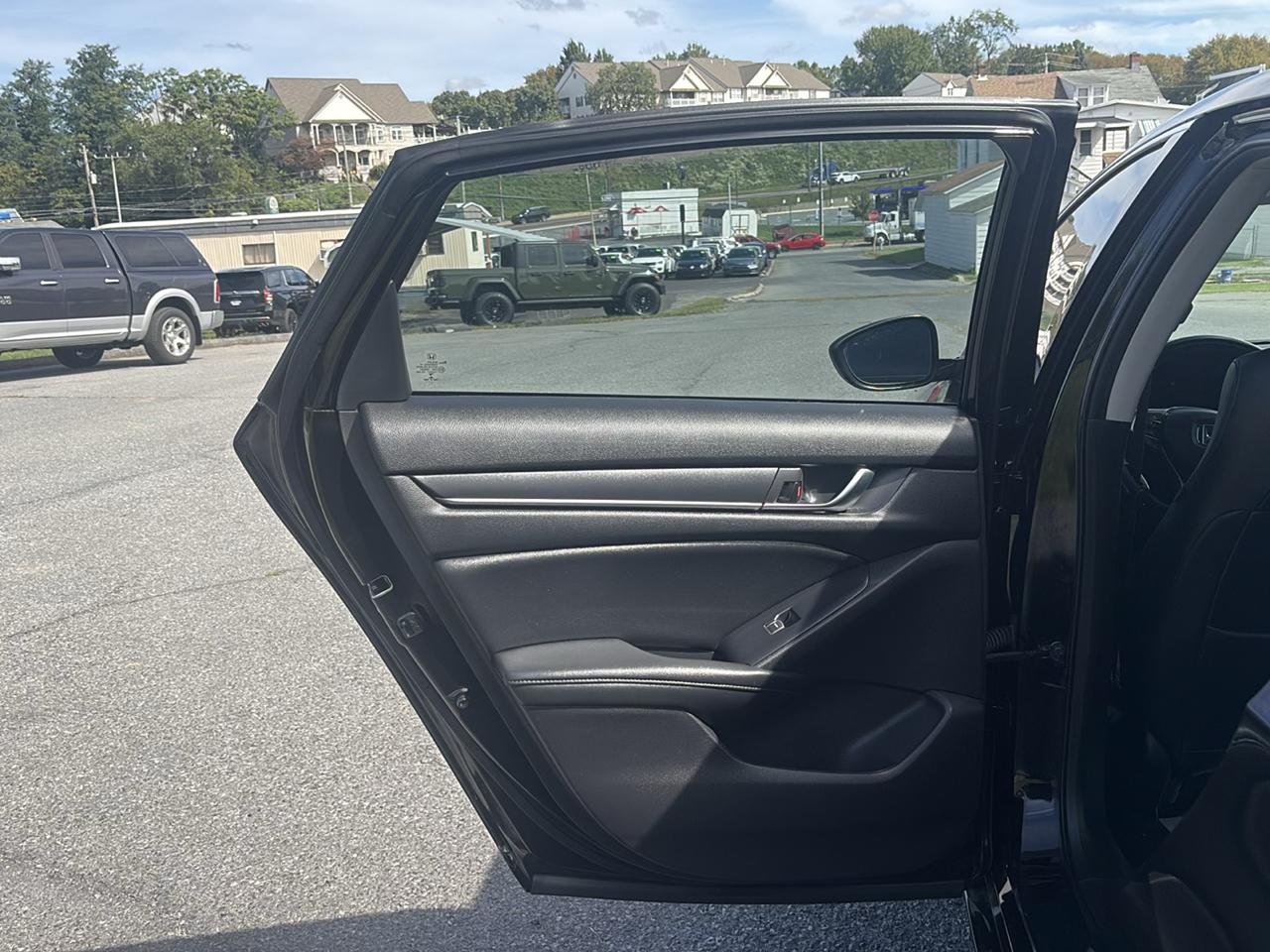 Honda Accord photo 12