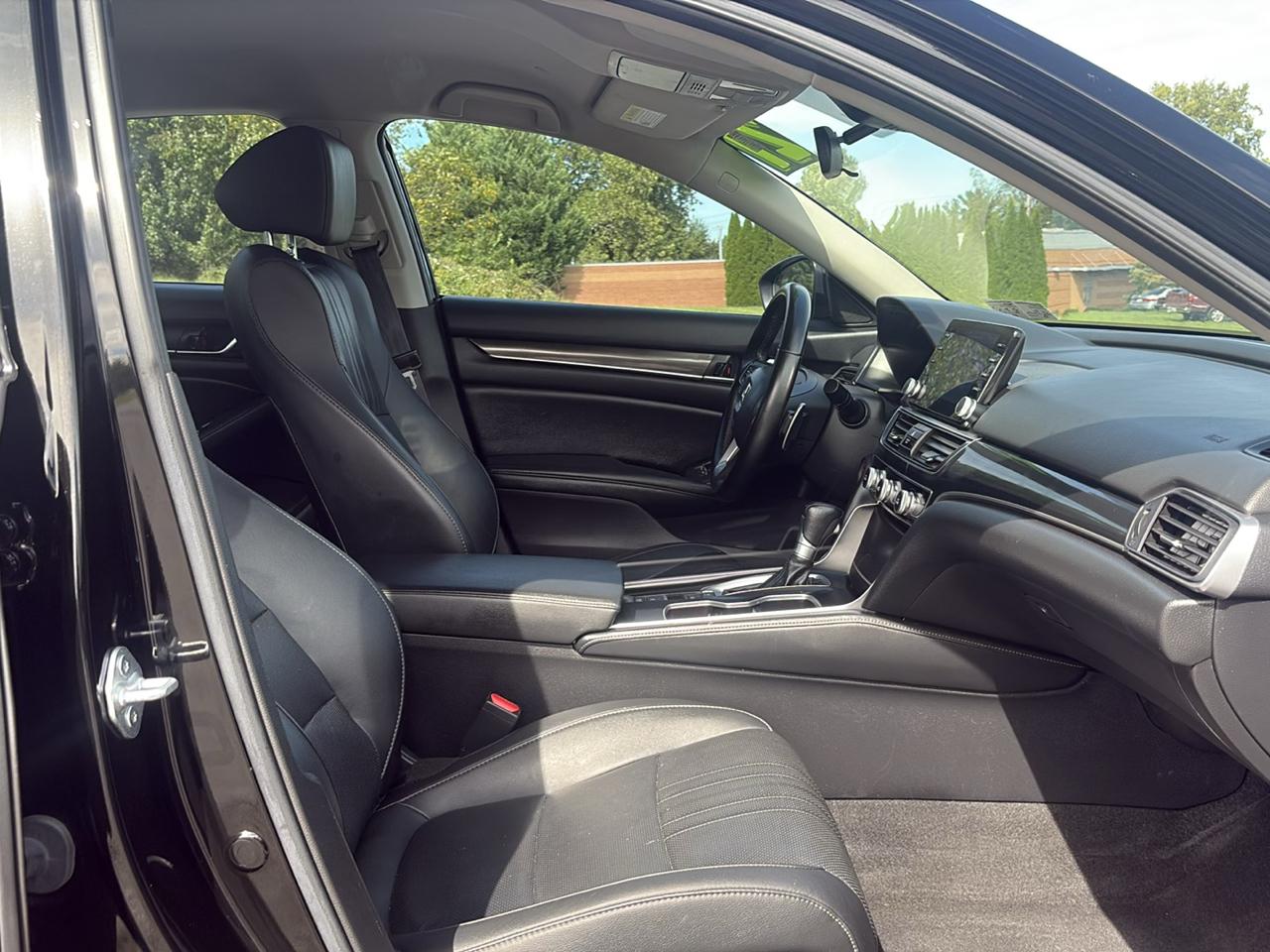 Honda Accord photo 14